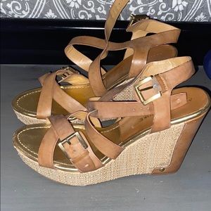 Audrey Brooke tan wedges